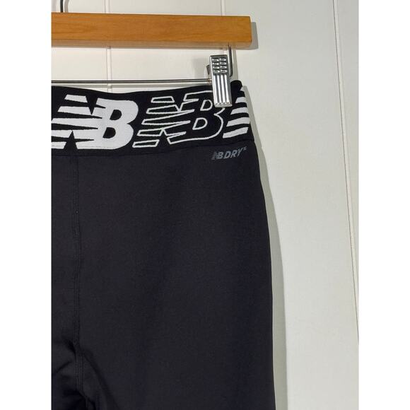 New Balance | Relentless Crossover High Rise Tight | Black Leggings | Medium - Picture 5 of 11